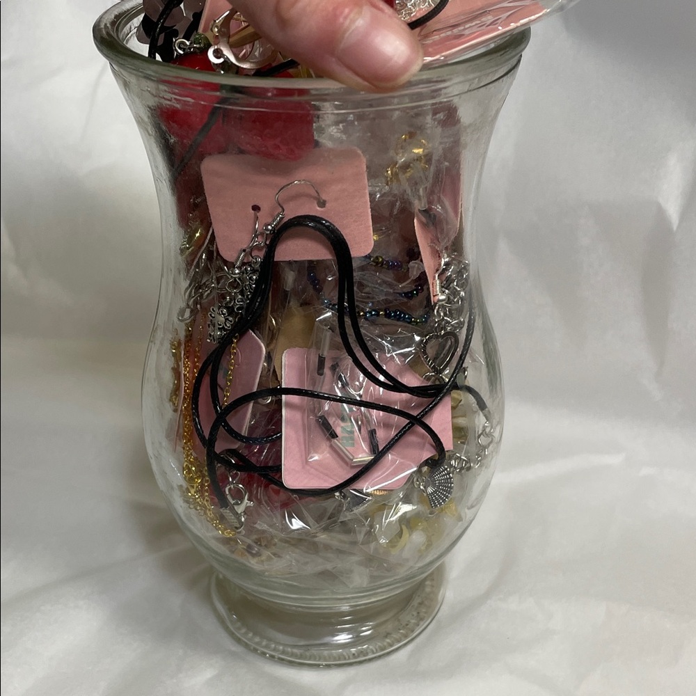 Assorted NWT Jewelry in Glass Vase - Picture 13 of 14